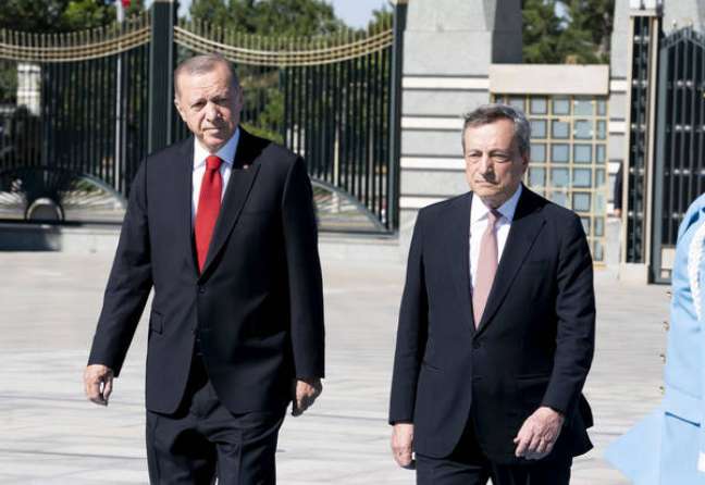 Draghi e Erdogan assinam acordos para reforçar cooperação
