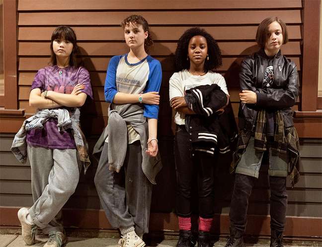 Paper Girls: Girls travel through time in the new series trailer