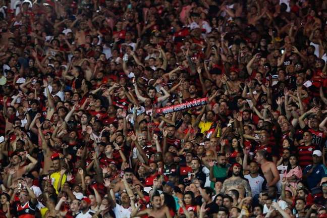 Ídolo do Corinthians provoca torcida do Flamengo: É terceirizada