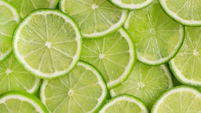 Does Lemon Water Really Help You Lose Weight? 5 myths about healthy eating Does Lemon Water Really Help You Lose Weight? 5 myths about healthy eating