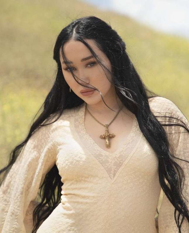 Noah Cyrus has revealed that he has already denied being the sister of Miley Cyrus: “He took away my identity”