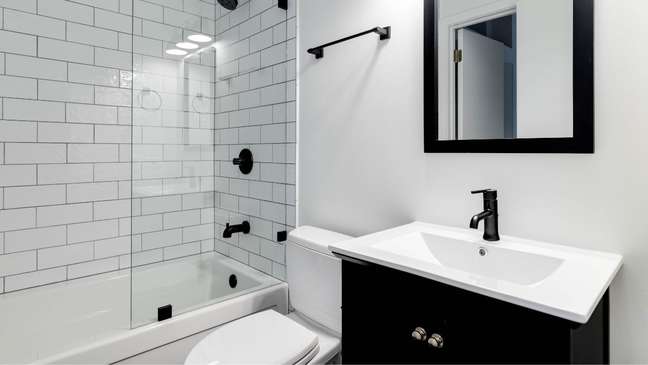 5 tips for organizing a bathroom with reduced shots 5 tips for organizing a bathroom with reduced shots