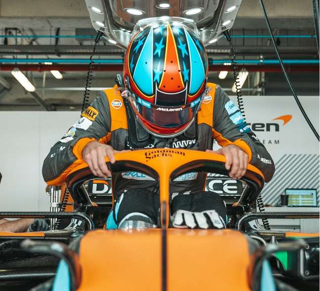 Colton Herta se preparando para seu primeiro teste em um F1 com a McLaren