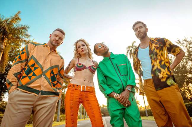 Calvin Harris joins Justin Timberlake, Halsey and Pharrell Williams in the new clip Calvin Harris joins Justin Timberlake, Halsey and Pharrell Williams in the new clip