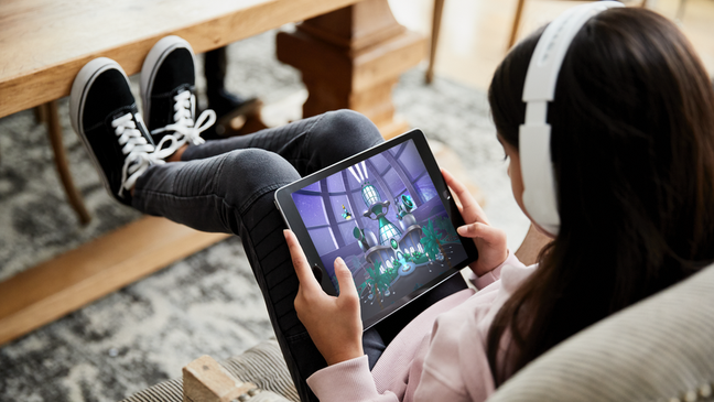 The game was developed together with neuroscientists to stimulate and develop areas of the brain that play a crucial role in controlling attention. The game was developed together with neuroscientists to stimulate and develop areas of the brain that play a crucial role in controlling attention.