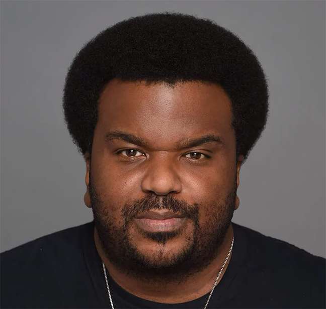 Craig Robinson escapes filming in a US cabaret