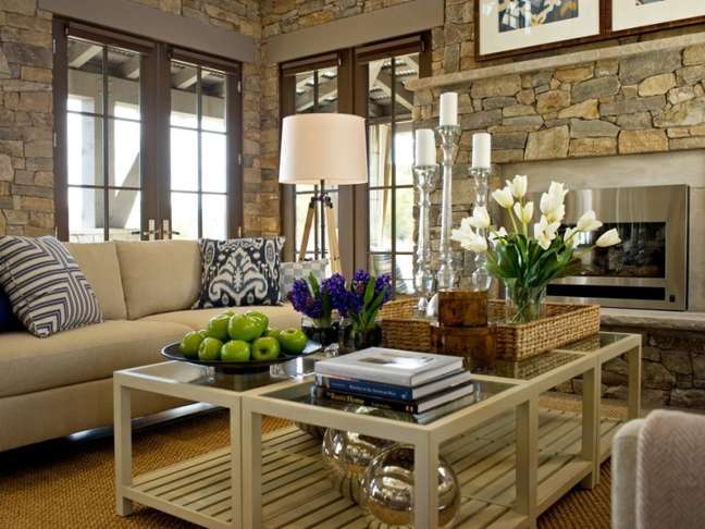 If you have a compartmented coffee table, use the grid squares to place a different object on each. If you have a compartmented coffee table, use the grid squares to place a different object on each.