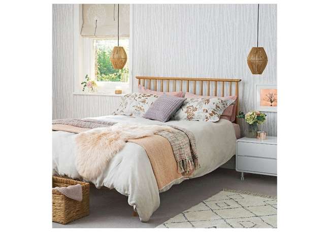 While the boho style is perfectly suited for relaxed summer bedrooms, it's easy to incorporate it into even the coldest winter months.  Layers are key, so focus on the combination of soft knits, tassel quilts and soft faux fur.
