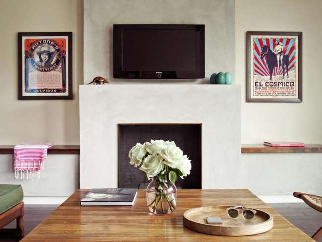 The coffee table is the center of social activity in your living room or living room. Focus on functionality with wooden baskets or boxes to provide a convenient place to store remote controls, cup holders, reading glasses or any other everyday essentials that normally cause clutter The coffee table is the center of social activity in your living room or living room. Focus on functionality with wooden baskets or boxes to provide a convenient place to store remote controls, cup holders, reading glasses or any other everyday essentials that normally cause clutter