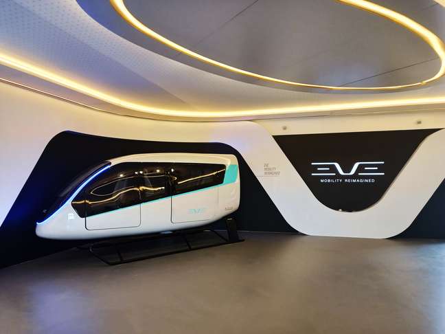 Cabine de carri voador el&eacute;trico apresentado pela Embraer