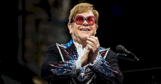 Elton John extends his farewell tour