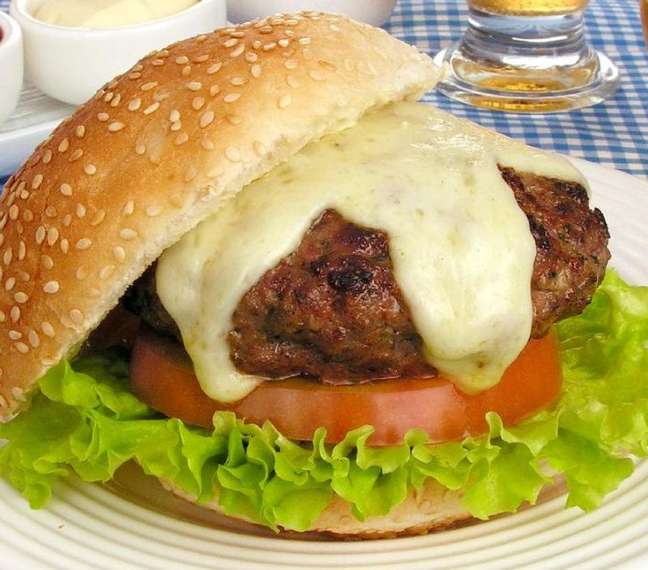 Quick homemade hamburger (Reproduction: Kitchen guide)