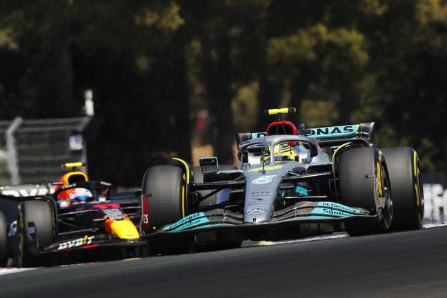 Hamilton à frente de Verstappen no GP da França