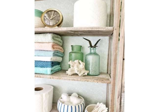 It's the small details that can have the biggest impact, especially in a small space like a bathroom. Place a nice piece of coral on the shelves or dressing table. It's the small details that can have the biggest impact, especially in a small space like a bathroom. Place a nice piece of coral on the shelves or dressing table.