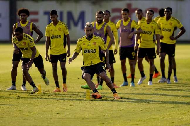 Flamengo se reapresenta e inicia preparação para duelo decisivo na Copa do Brasil