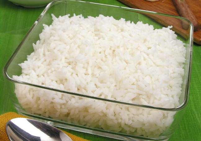 See how to make fluffy white rice See how to make fluffy white rice