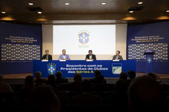 Diretoria da CBF fala aos presidentes de clubes presentes em reunião deste (Foto: Lucas Figueiredo/CBF)
