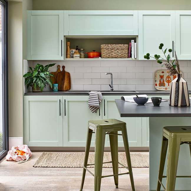 Use mint green to bring a sense of tranquility. Use mint green to bring a sense of tranquility.