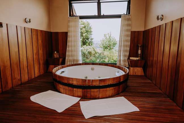 Even the whirlpool in the spa is reminiscent of the world of wines. Even the whirlpool in the spa is reminiscent of the world of wines.