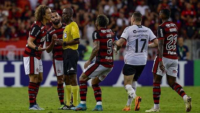 CBF tem arbitragem como pedra no sapato após erros no campo e no VAR