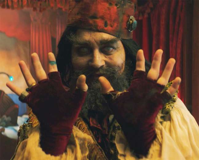 Johnny Depp returns to acting with an eccentric character in the game trailer