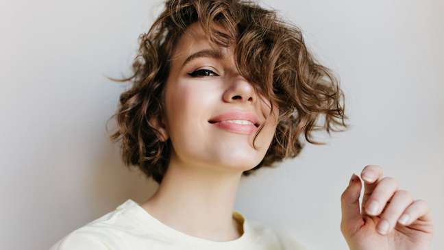 Short Curly Hair: Get inspired and renew your curls cut