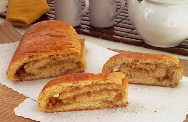 Guia da Cozinha - Pasta de amendoim caseira: aprenda a fazer pão recheado com o doce