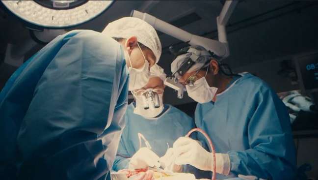 The surgery lasted more than a day The surgery lasted more than a day