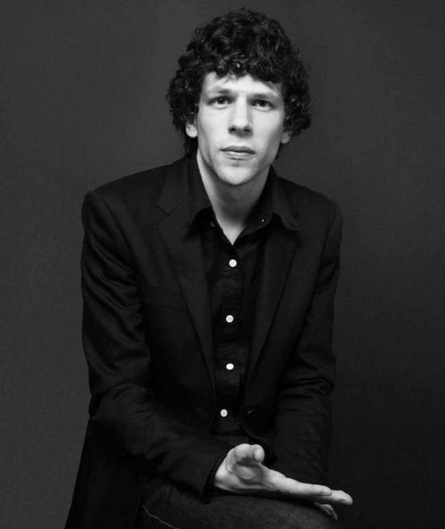 Jesse Eisenberg makes his directorial debut at the Sarajevo Film Festival Jesse Eisenberg makes his directorial debut at the Sarajevo Film Festival