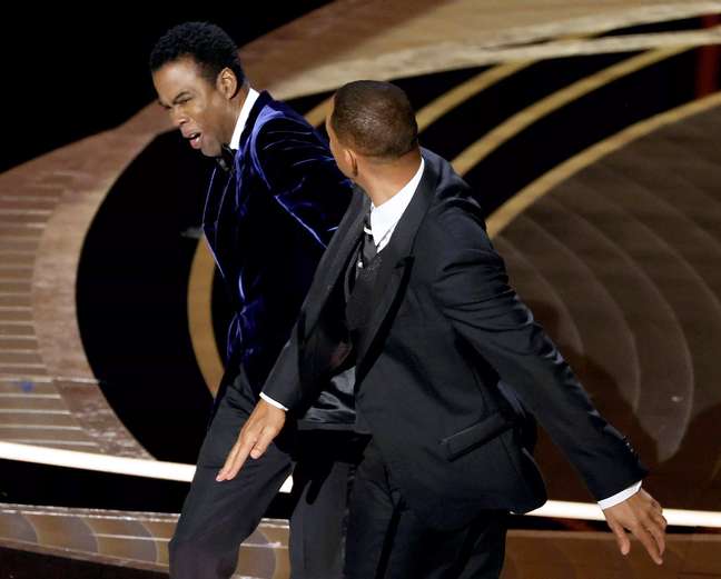 The American magazine claims Will Smith did not want to apologize to Chris Rock