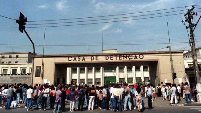 A foto mostra a fachada da antiga Casa de Detenção de São Paulo, o Carandiru, onde policiais executaram 111 detentos.