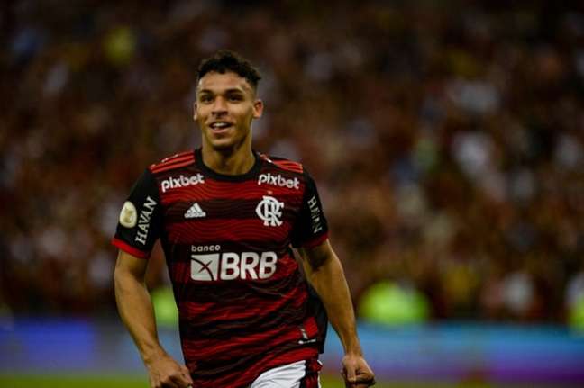 O atleta deu uma assistência e anotou um gol diante do Atlético-GO (Foto: Marcelo Cortes/Flamengo)