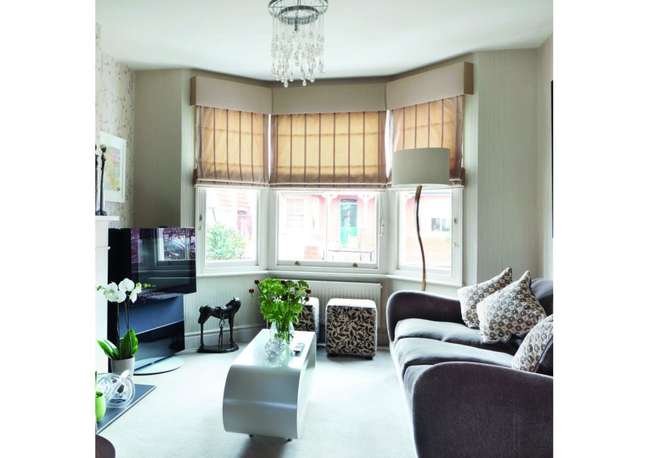 Replace the shutters with shutters. Replace the shutters with shutters.