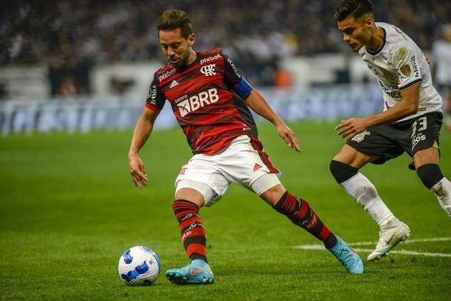 Everton Ribeiro elogia trabalho de Dorival e comenta nova função no Flamengo
