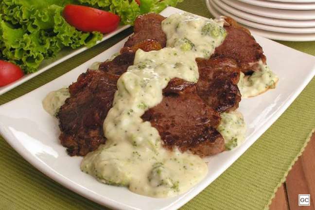 Grilled meat with broccoli cream |  Photo: Cooking Guide