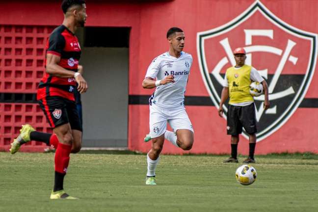 Thiago Rosa em ação pelo Grêmio (Pietro Carpi/Divulgação/EC Vitória)