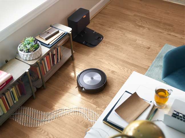 Roomba se destaca por formato inovador de disco e sistema de sensores