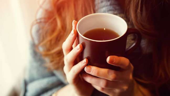 Tea for insomnia: 6 herbs that improve sleep