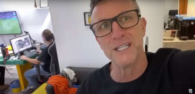 Neto elogiou a atuação de Renato Augusto nas redes sociais (Foto: Reprodução/YouTube) Neto elogiou a atuação de Renato Augusto nas redes sociais (Foto: Reprodução/YouTube)
