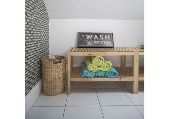 Slatted wooden shelves are always welcome. Slatted wooden shelves are always welcome.