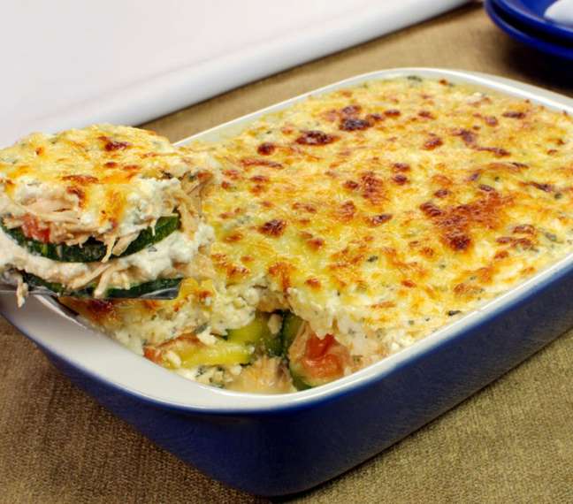 Zucchini Lasagna with Shredded Chicken (Recipe / Cooking Guide)