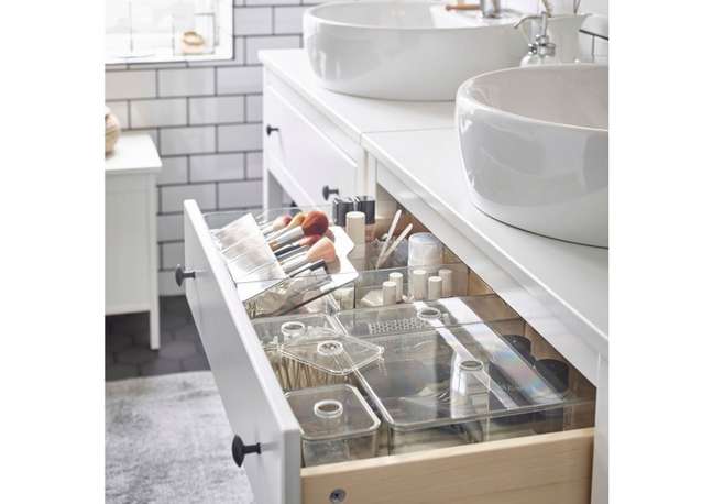 Organize makeup and toiletries. Organize makeup and toiletries.