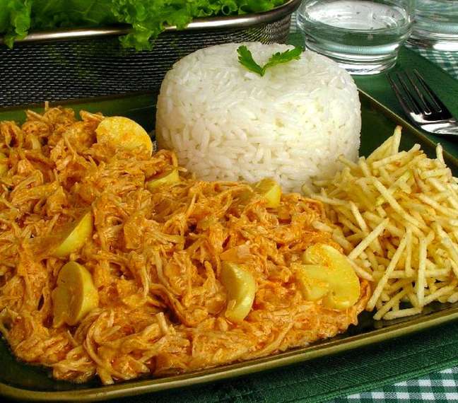Stroganoff with shredded chicken (Playback / Cooking Guide) Stroganoff with shredded chicken (Playback / Cooking Guide)