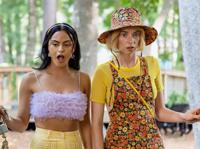 Maya Hawke and Camila Mendes are “Punishers” in the comedy trailer