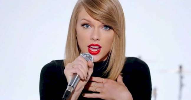 Taylor Swift on “Shake It Off”: “Written entirely by me” Taylor Swift on “Shake It Off”: “Written entirely by me”