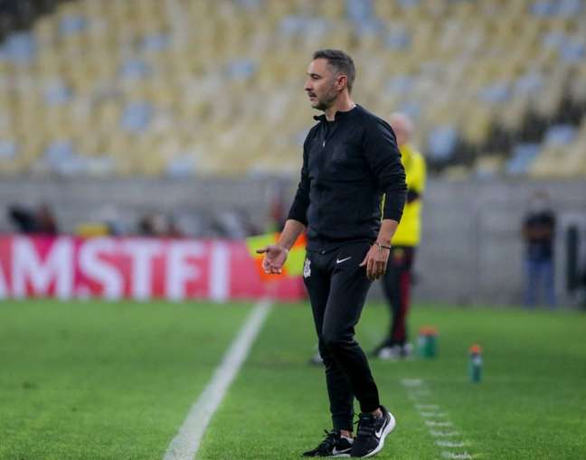 Vítor Pereira tem aproveitamento igual ao de Tiago Nunes como visitante no Corinthians