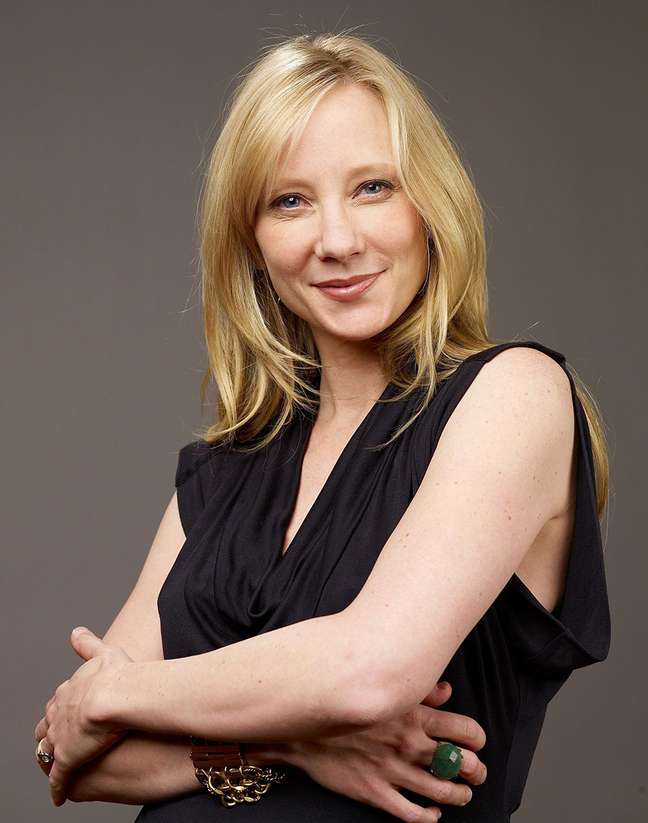Anne Heche is pronounced brain dead Anne Heche is pronounced brain dead