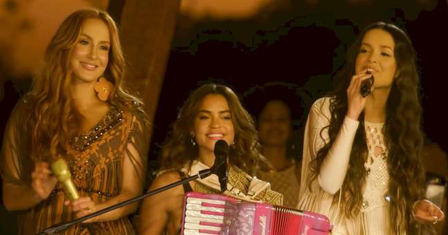 “Dengo Meu” by Claudia Leitte, Lucy Alves and Juliette has removed the streams “Dengo Meu” by Claudia Leitte, Lucy Alves and Juliette has removed the streams