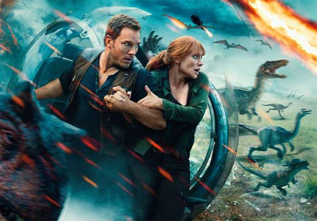 Bryce Dallas Howard Says He Earned Far Less Than Chris Pratt For “Jurassic World”