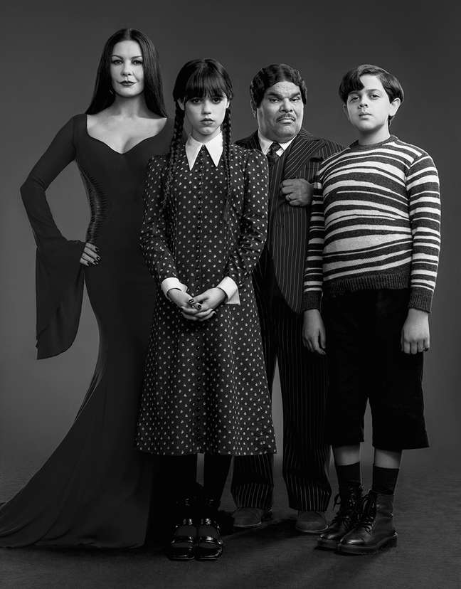 The photo reunites Netflix’s new Addams family The photo reunites Netflix’s new Addams family
